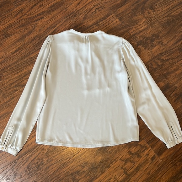 Gorgeous Diane von Furstenberg 100% silk Florane blouse with tassels - Picture 8 of 13